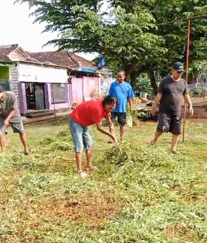 Kerja Bakti Lingkungan